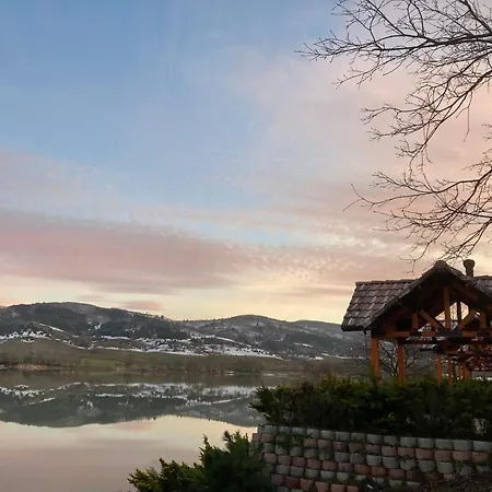 Nefes Dagyenice Dogada 营地 伯萨